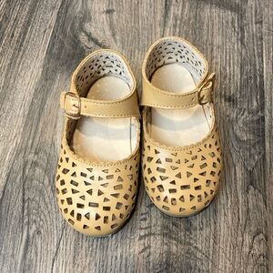 Consciously Baby Toddler Size 7 Leather Boho Mary Janes in Tan